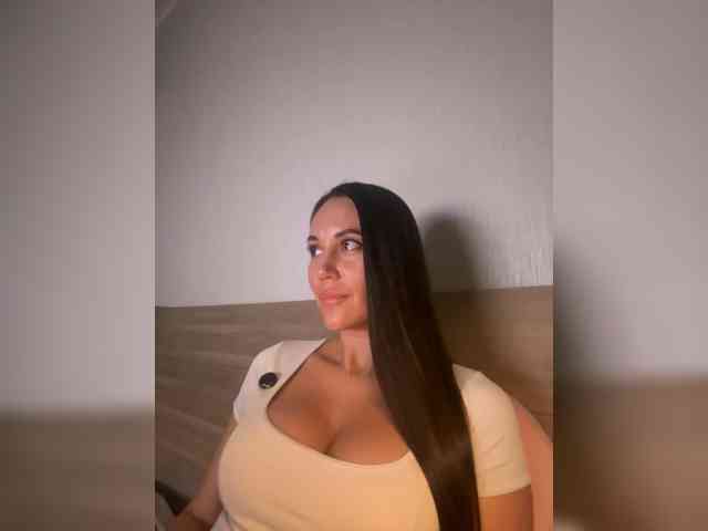 QWEENII webcam