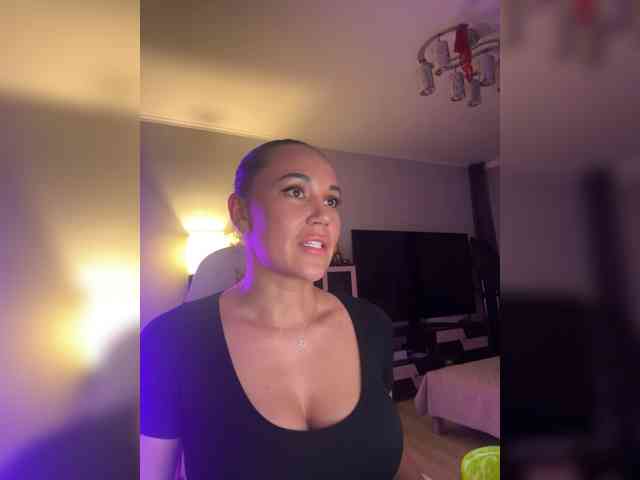 QWEENII webcam