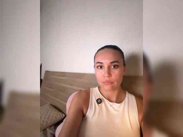 QWEENII webcam