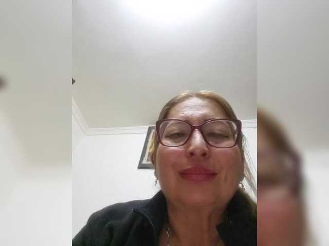 miatitsmature's BongaCams show and profile