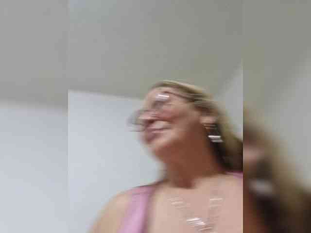 miatitsmature webcam