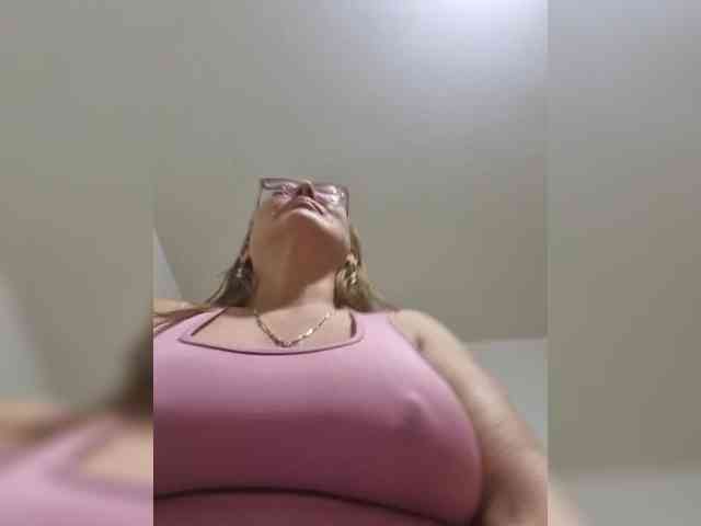 miatitsmature webcam