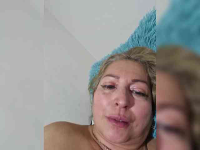 miatitsmature webcam