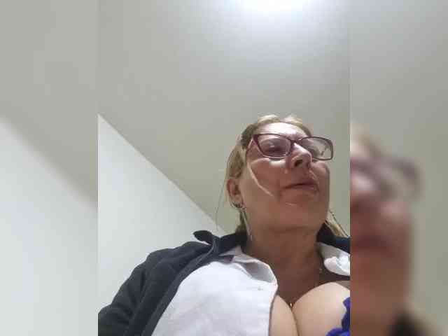 miatitsmature webcam