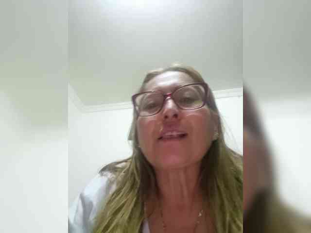 miatitsmature webcam