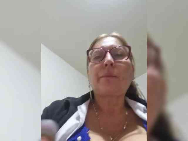 miatitsmature webcam