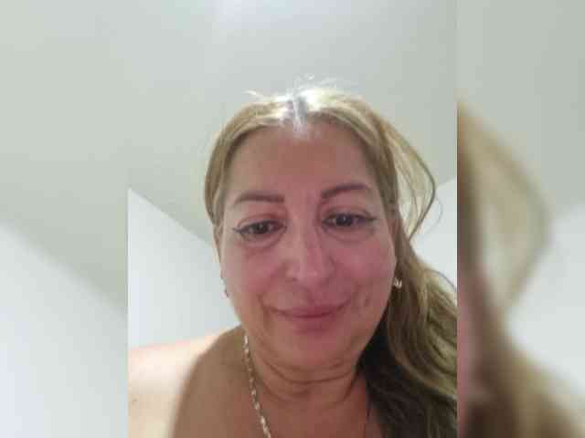 miatitsmature webcam