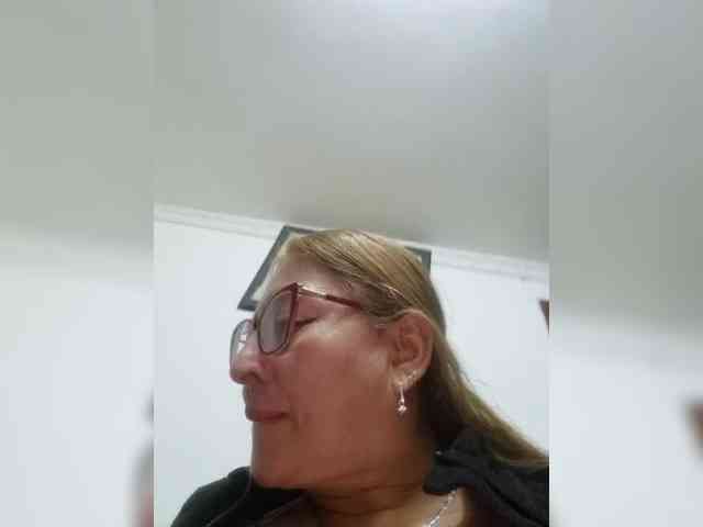 miatitsmature webcam