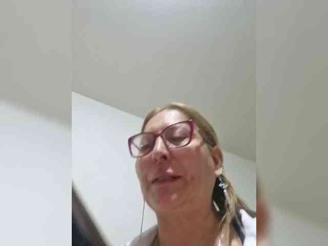 miatitsmature webcam