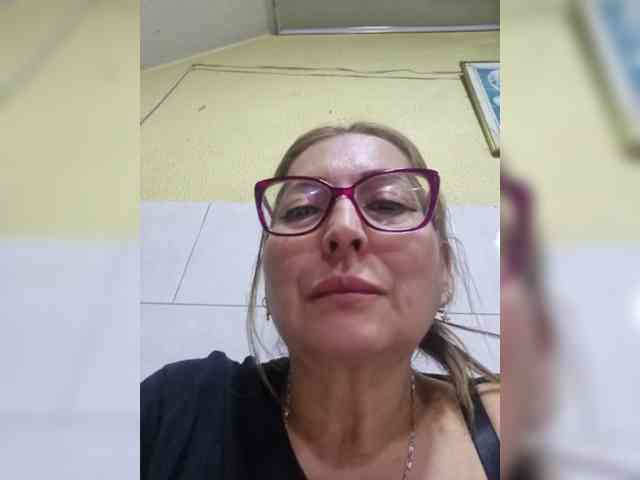 miatitsmature webcam