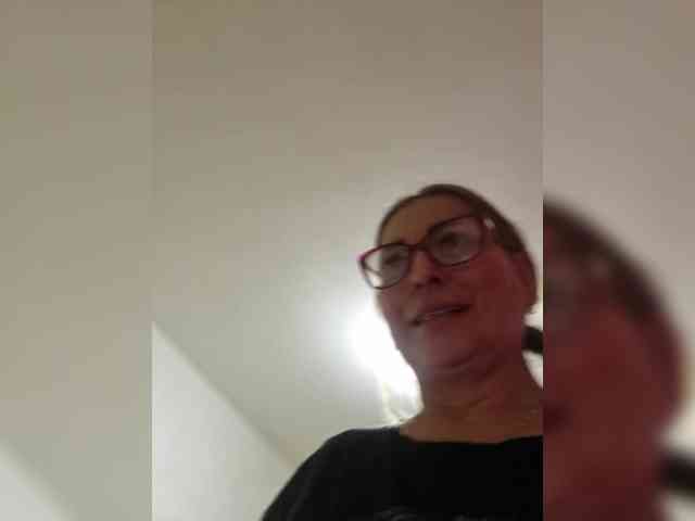 miatitsmature webcam