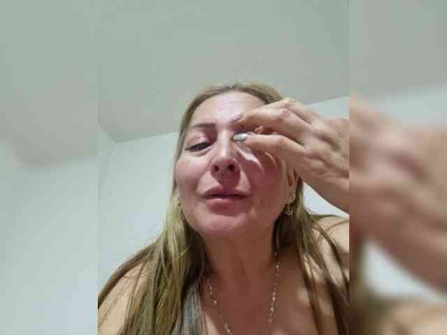 miatitsmature Live Webcam on BongaCams