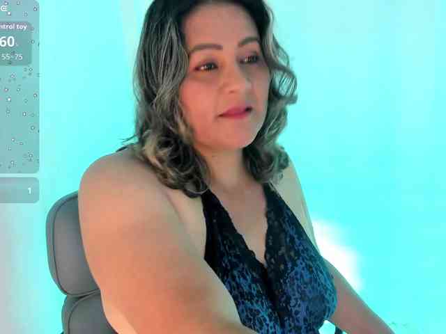 Kataleya9898 webcam
