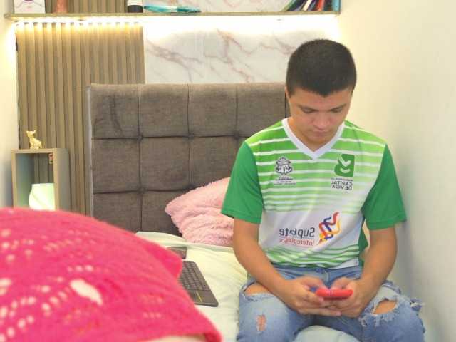 aly-n-seba live cam on BongaCams