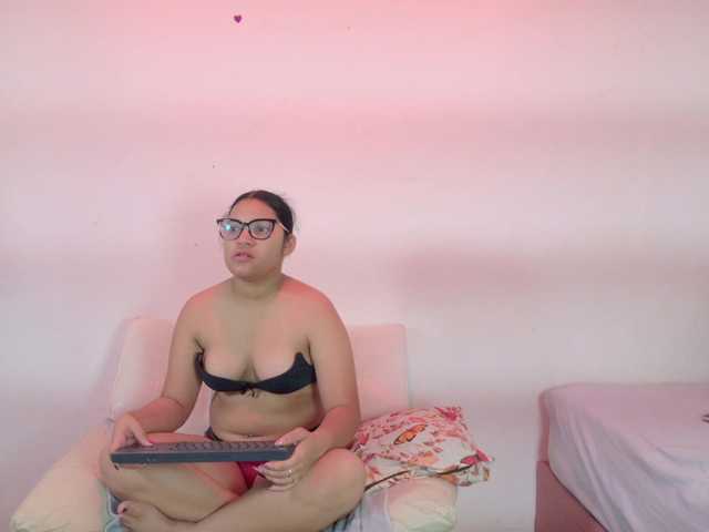 aly-n-seba live cam on BongaCams
