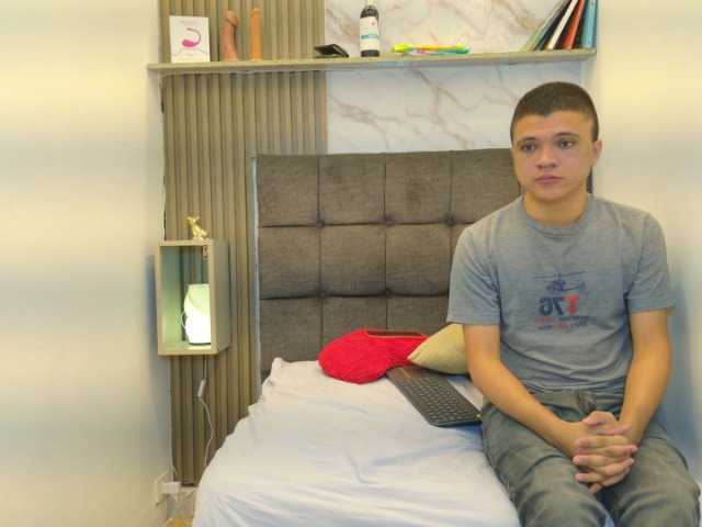 aly-n-seba live cam on BongaCams