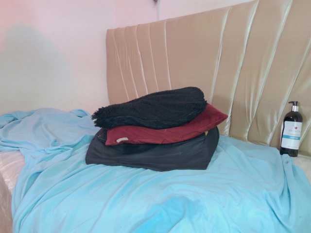 aly-n-seba live cam on BongaCams