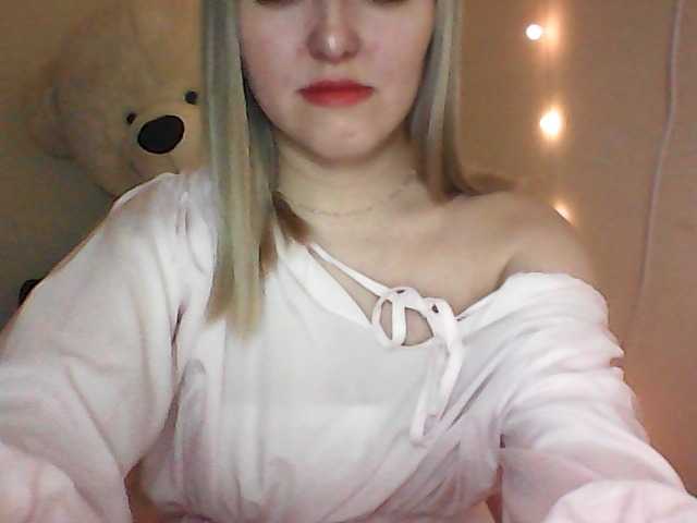 -Sweet-smile-'s BongaCams show and profile