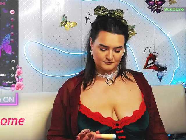 WickedButShy live cam on BongaCams