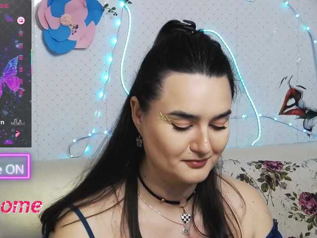 WickedButShy's BongaCams show and profile