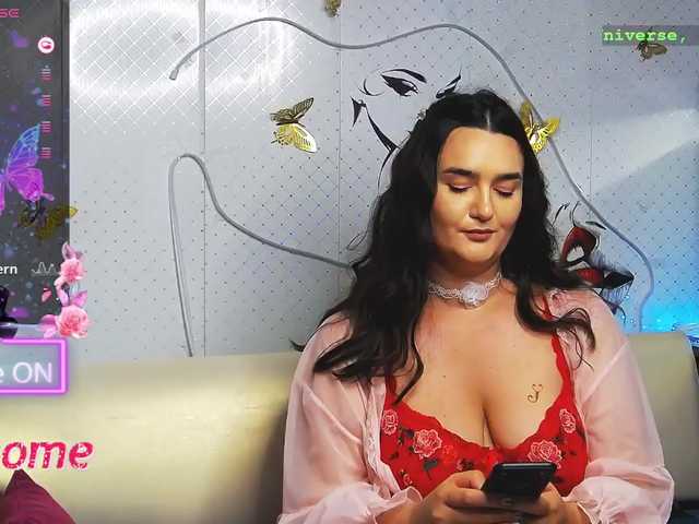 wickedbutshy live show