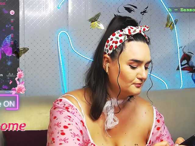 WickedButShy live cam on BongaCams