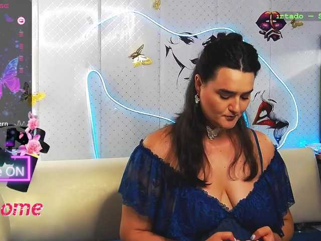 WickedButShy live webcam show