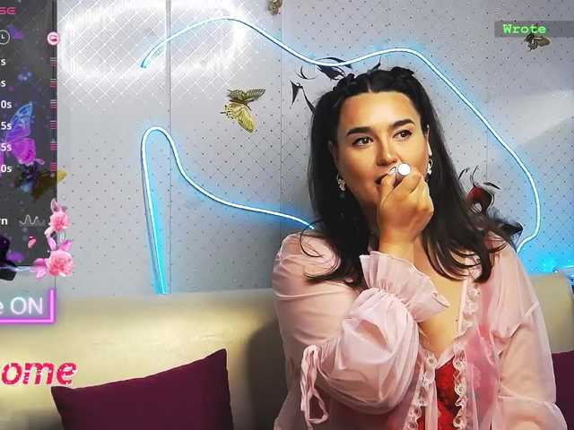 wickedbutshy live sex show