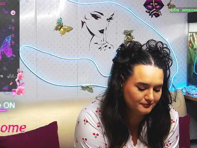 WickedButShy live cam on BongaCams