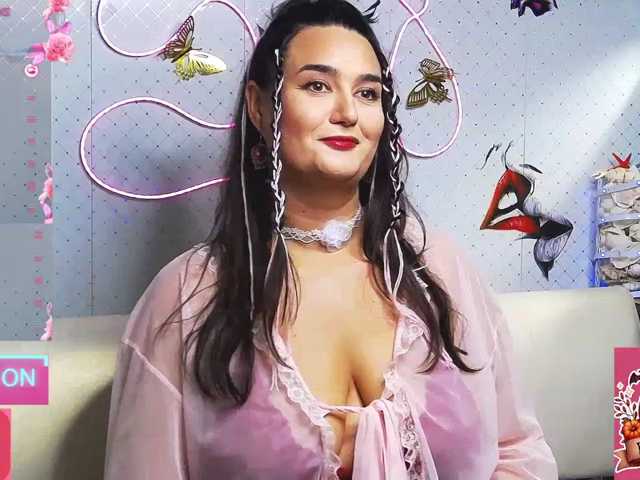 WickedButShy, en directo ahora en BongaCams