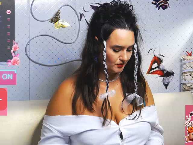WickedButShy live cam on BongaCams