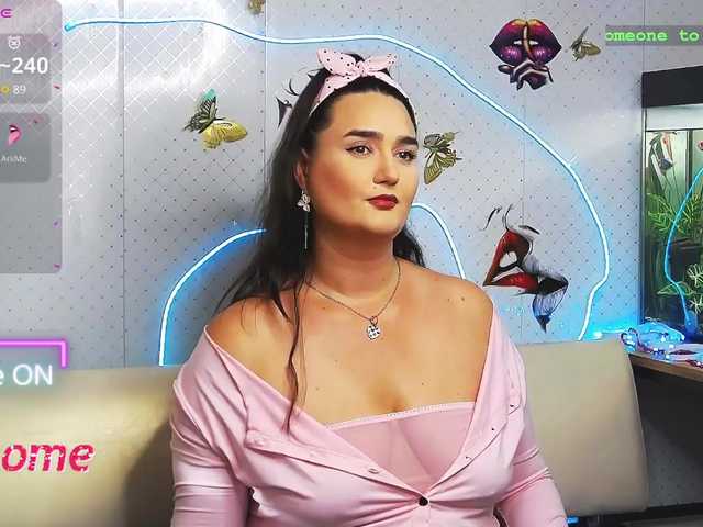 WickedButShy live cam on BongaCams
