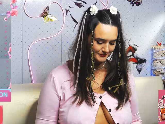 WickedButShy live cam on BongaCams