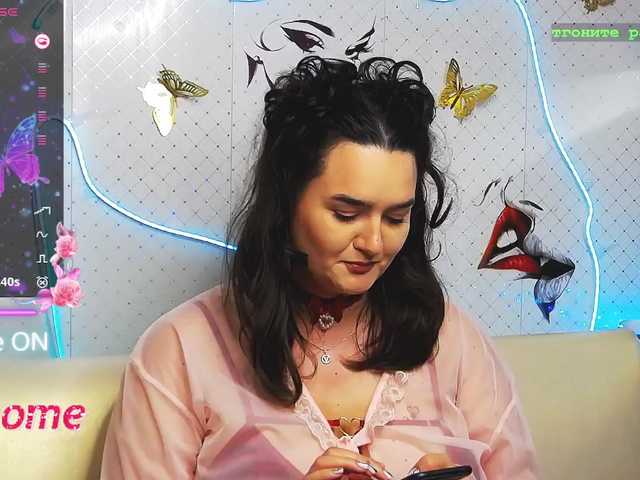 WickedButShy live cam on BongaCams