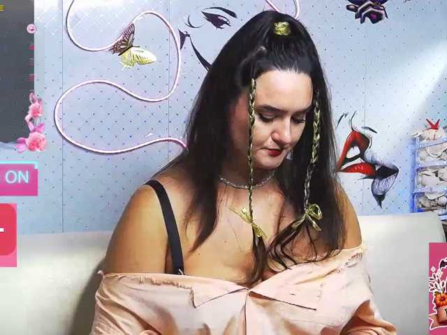 WickedButShy, live now on BongaCams