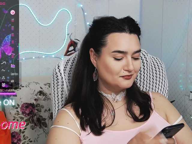 WickedButShy's BongaCams show and profile
