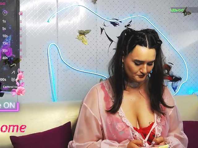 wickedbutshy live sex show