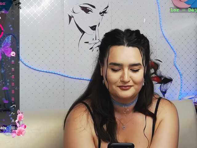 WickedButShy live cam on BongaCams