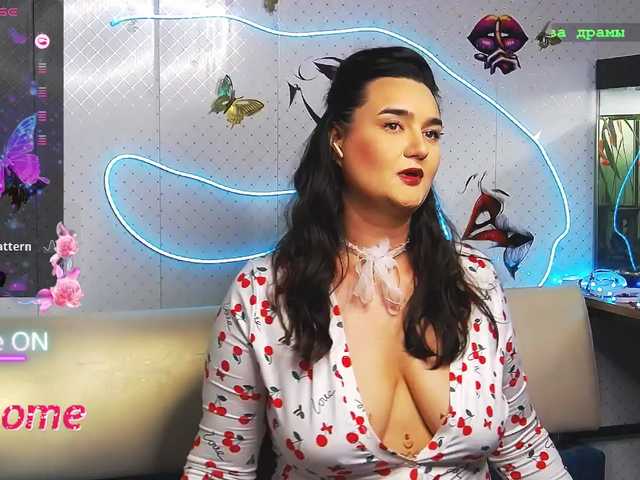 le modèle Lina_- est en webcam porno dans un show sur le site bongacams, il possède les tags suivants: White/Caucasian,Brunette,Shaved