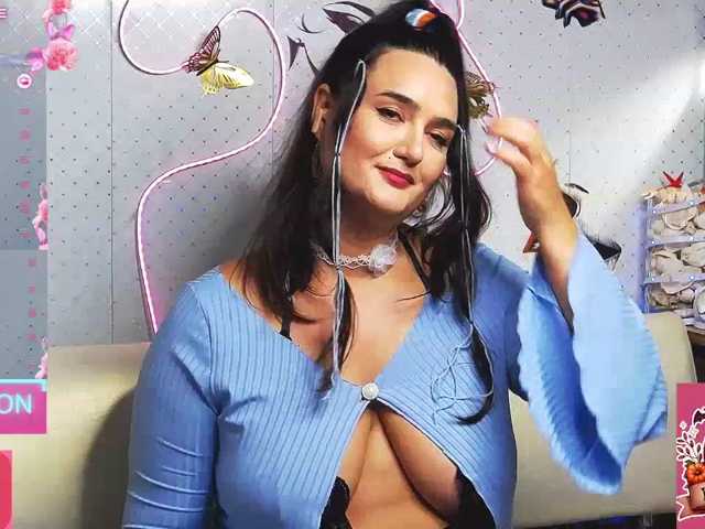 WickedButShy live cam on BongaCams