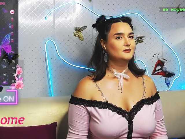 WickedButShy live cam on BongaCams