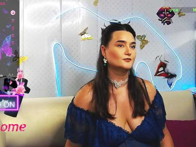 WickedButShy live webcam show