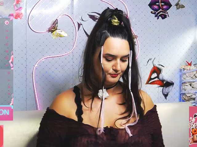 WickedButShy live cam on BongaCams