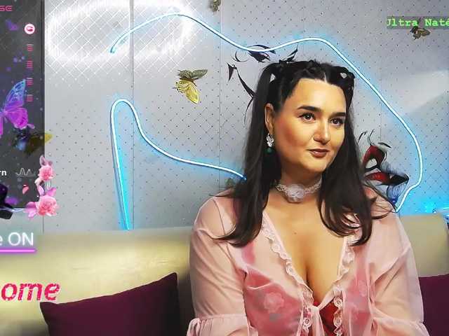 wickedbutshy live sex show