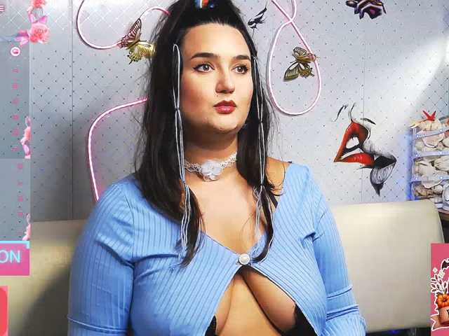WickedButShy live cam on BongaCams
