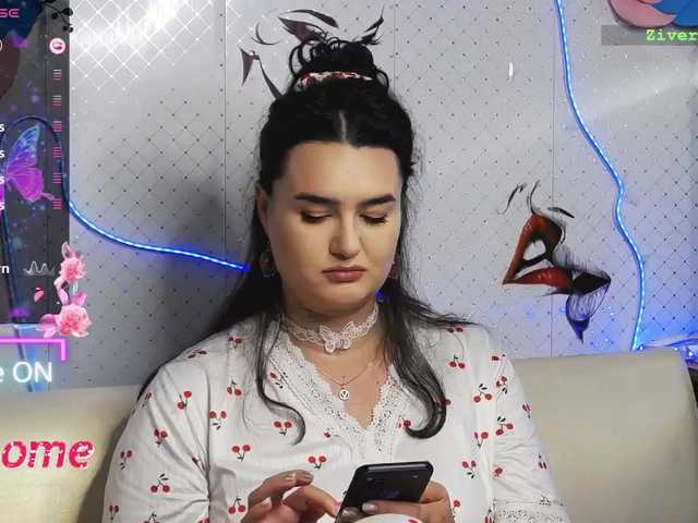 WickedButShy live cam on BongaCams