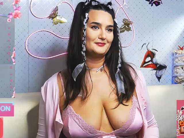 WickedButShy, live now on BongaCams