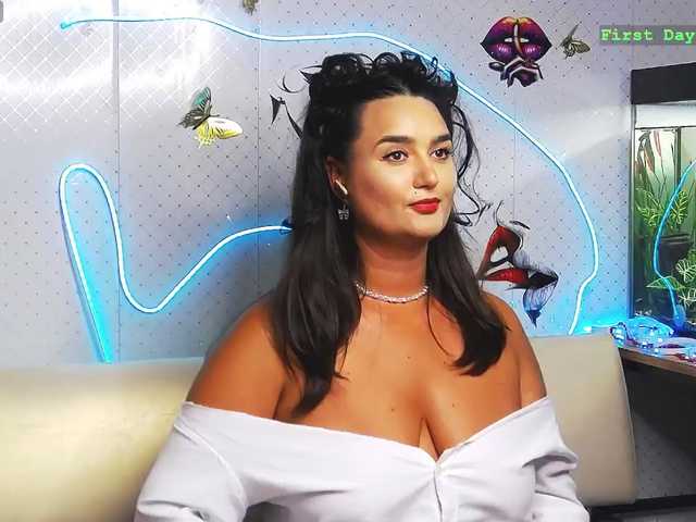 WickedButShy live cam on BongaCams