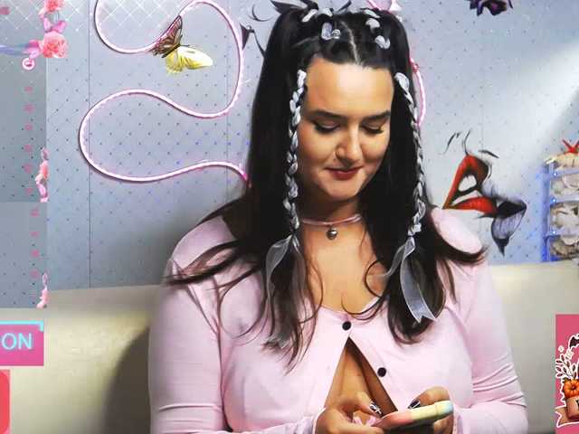 WickedButShy live cam on BongaCams