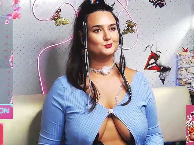WickedButShy live cam on BongaCams